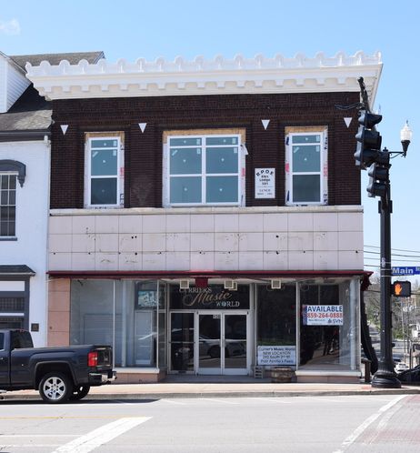 136 W Main St , Richmond, KY 40475